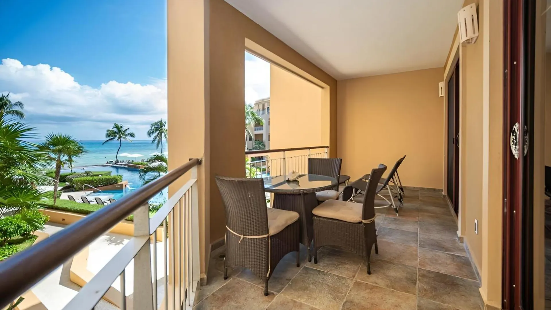 Apartment 205 C: Centrally Located Apto. With Ocean View Playa del Carmen