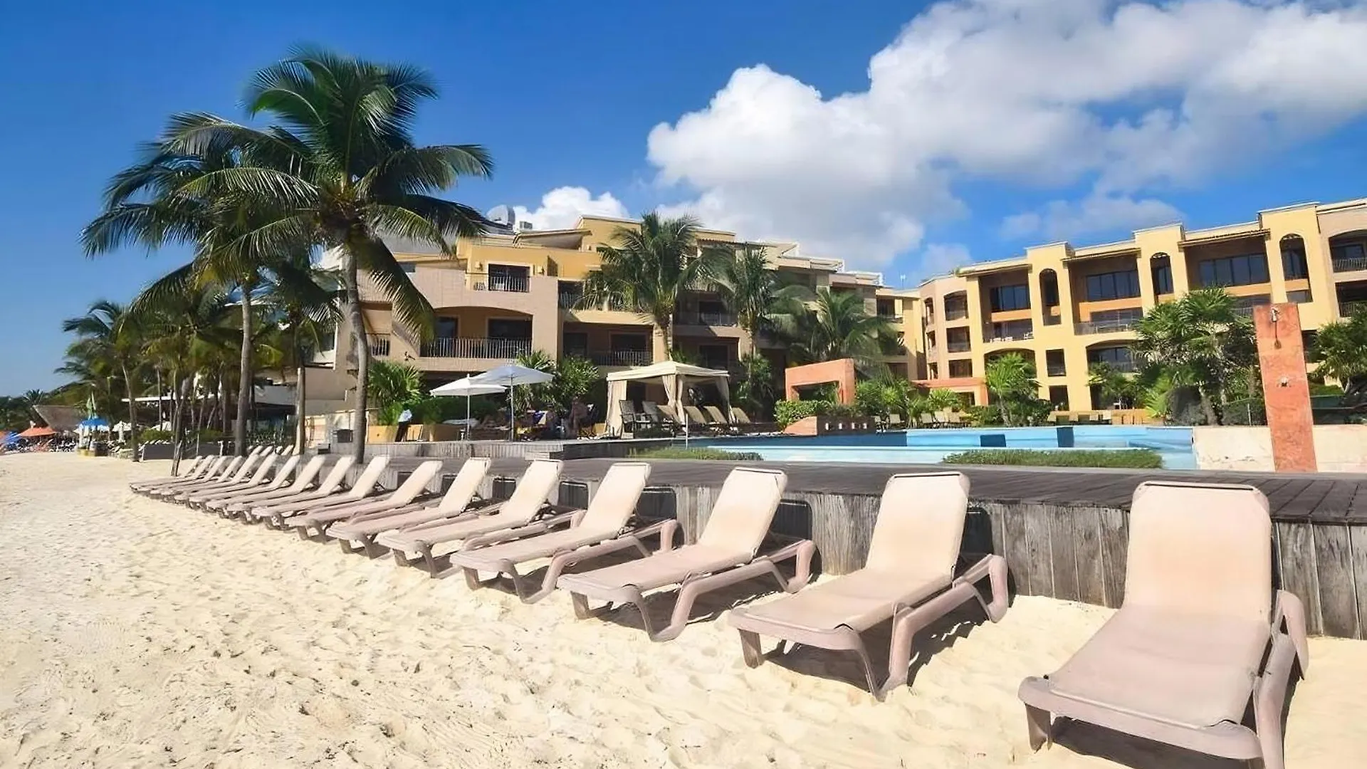 205 C: Centrally Located Apto. With Ocean View Playa del Carmen Apartment