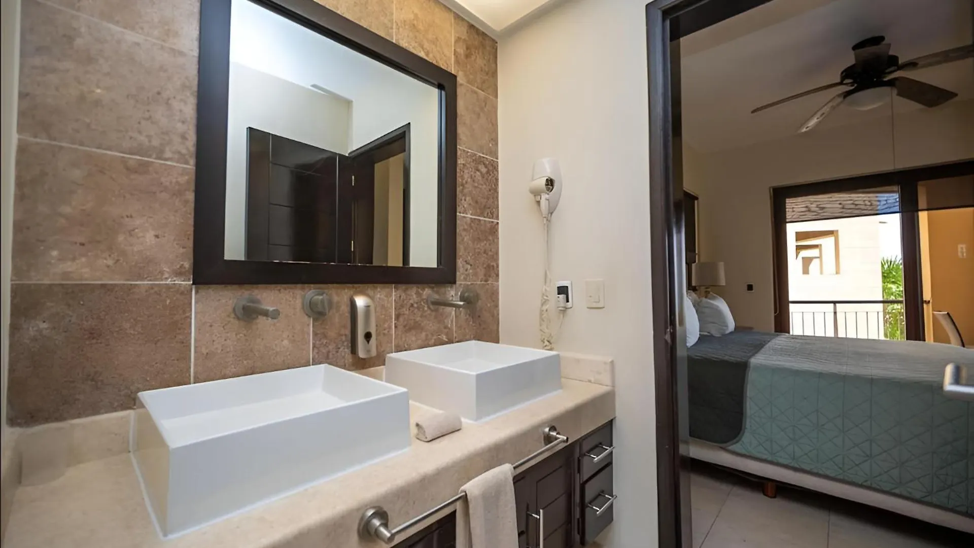 Apartment 205 C: Centrally Located Apto. With Ocean View Playa del Carmen Mexico
